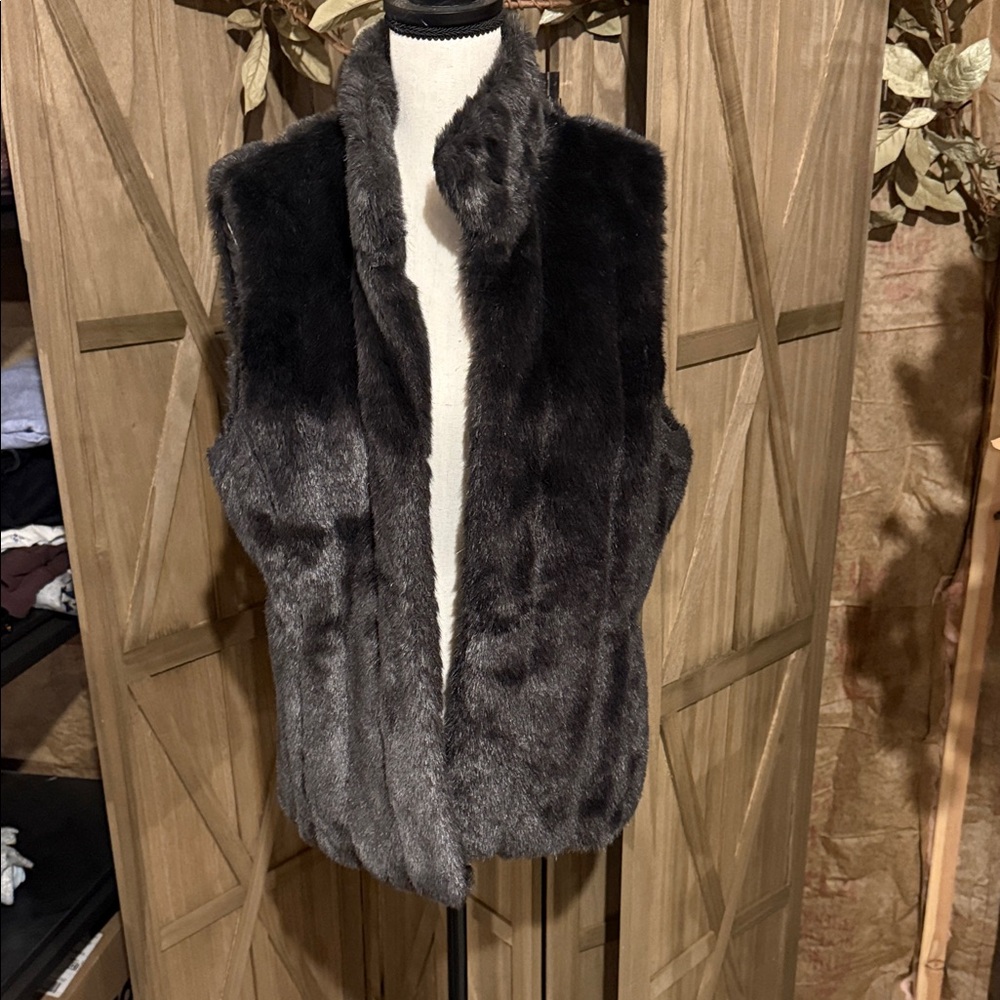 Banana Republic Faux Fur Vest in Dark Gray
